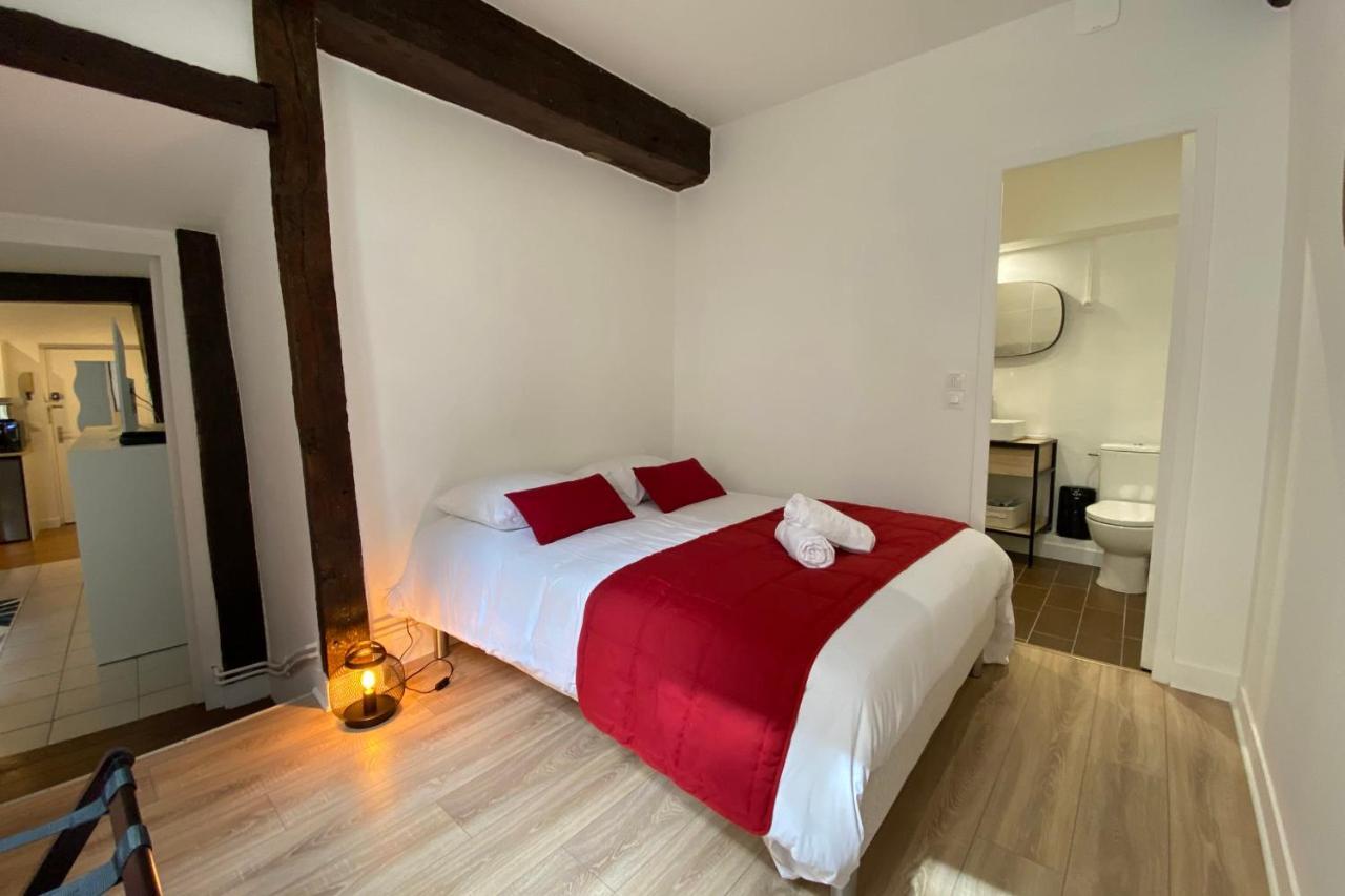 Le Soleil D'Or Apartment Шартър Екстериор снимка